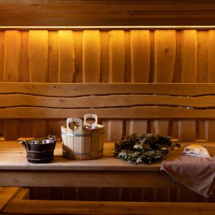 Баня на озере в загородном экопарке «Акварель»