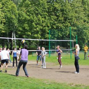 Поиграть в волейбол в загородном комплексе «Фестивальный»
