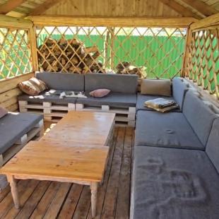 Беседка в усадьбе Friend’s House