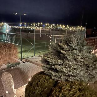 Усадьба Заозерье в ночное время