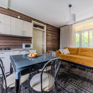 "Домик у пруда" 2-х уровневый дом на 13 человек