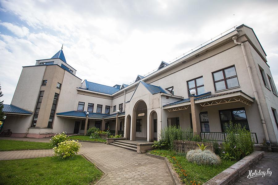 россь гродненской. фото картинки гп рось костел. россь и окрестности фото. гп россь. городской поселок рось.