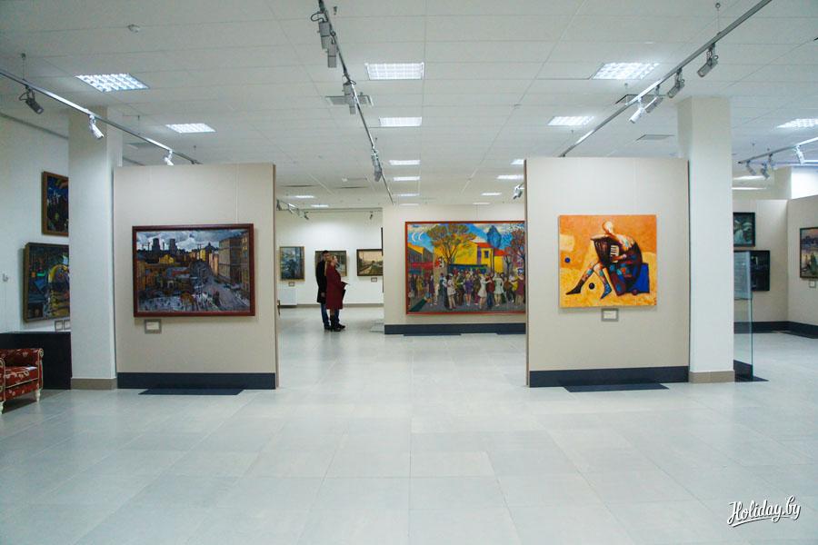 музей современного искусства минск. стена музея. картинные галереи в кино. художественная галерея минск. галерея современного искусства минск.